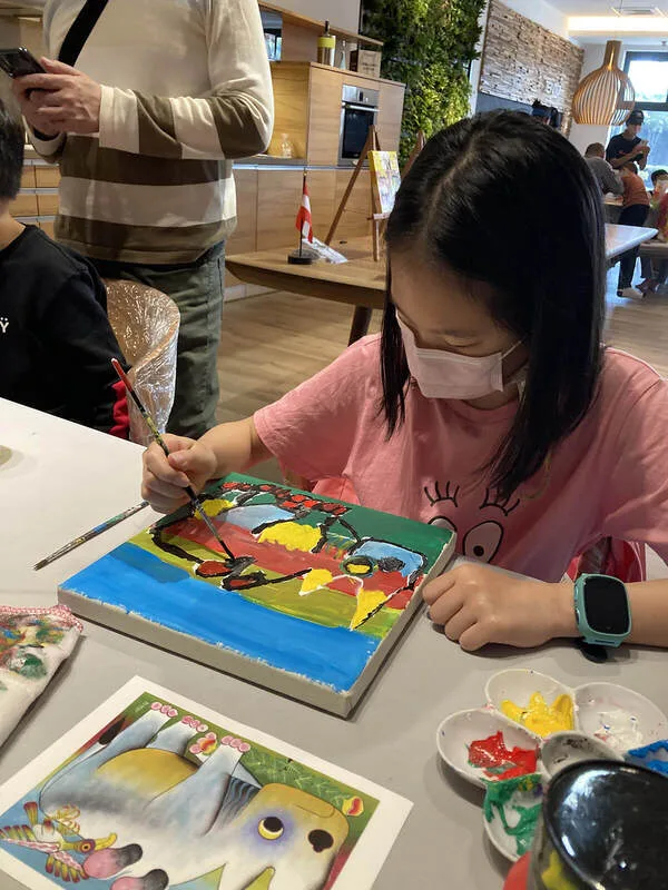 凡卡藝廊舉辦小小兒童彩繪班-小朋友創作時間1