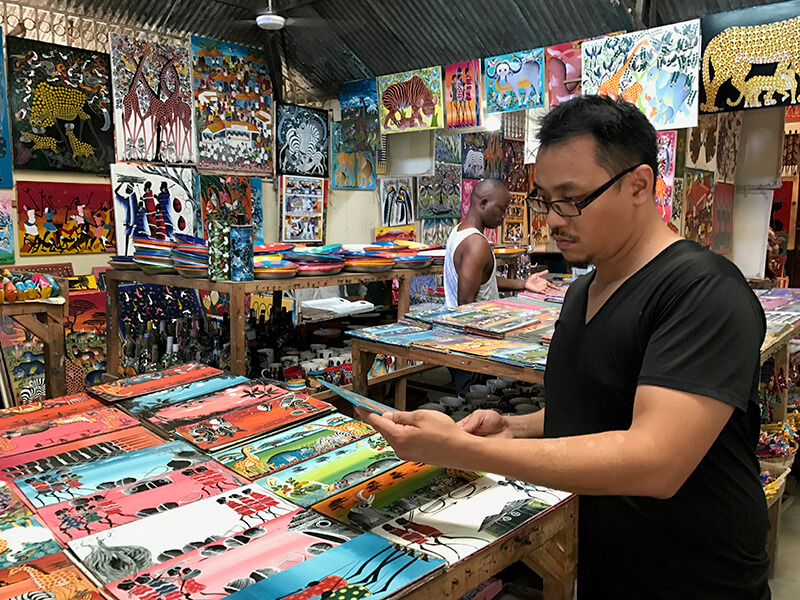 凡卡藝廊創辦人林凡在Tinga Tinga合作社